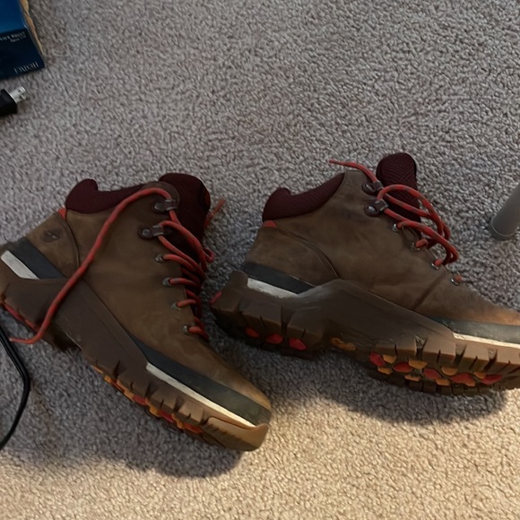 Like new, Timberland hiking boots. Worn once! - Picture 2 of 4